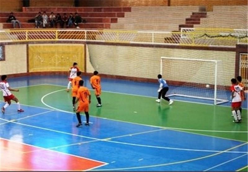 ایران، بحرین را گلباران کرد