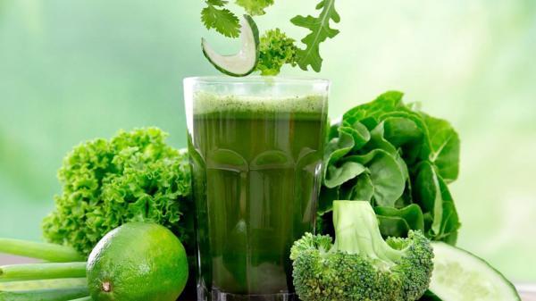 مصرف گیاهان و اسموتی سبز رنگ برای میگرنی ها مصرف گیاهان و اسموتی سبز رنگ برای میگرنی ها